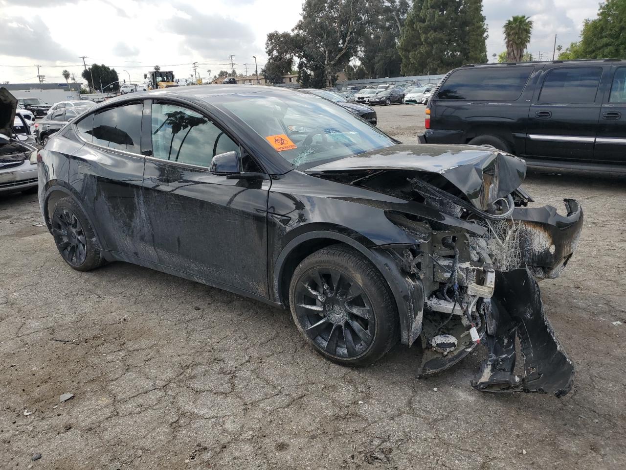 7SAYGDEE8PA028098 - 2023 Tesla model y