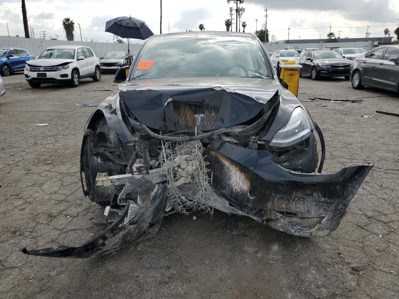 7SAYGDEE8PA028098 - 2023 Tesla model y