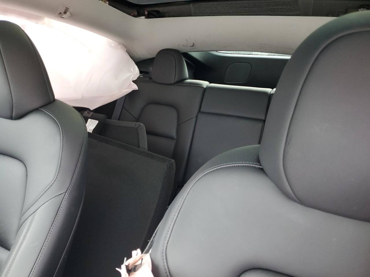 7SAYGDEE8PA028098 - 2023 Tesla model y