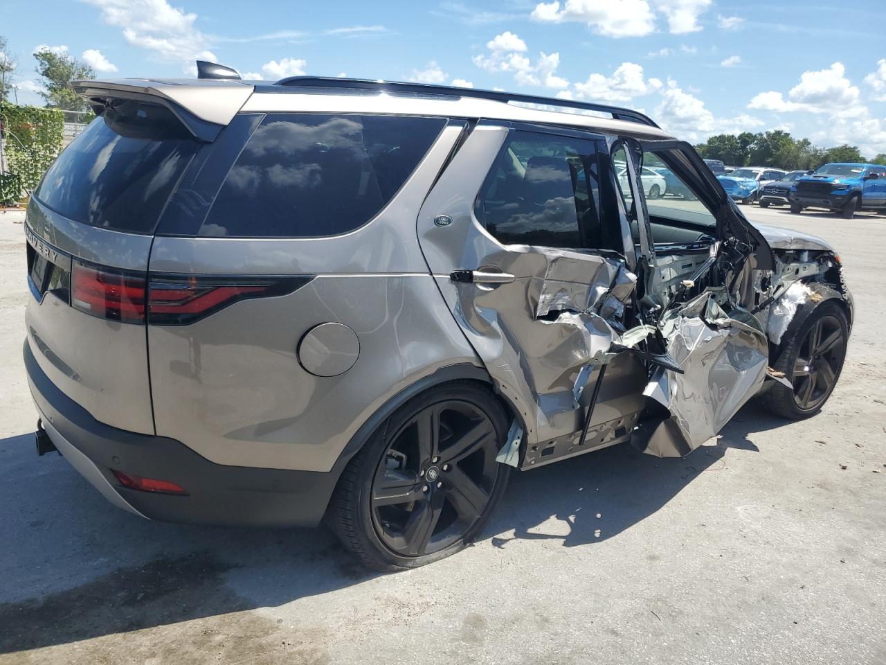 SALRJ2EXXP2465558 - 2023 Land rover discovery