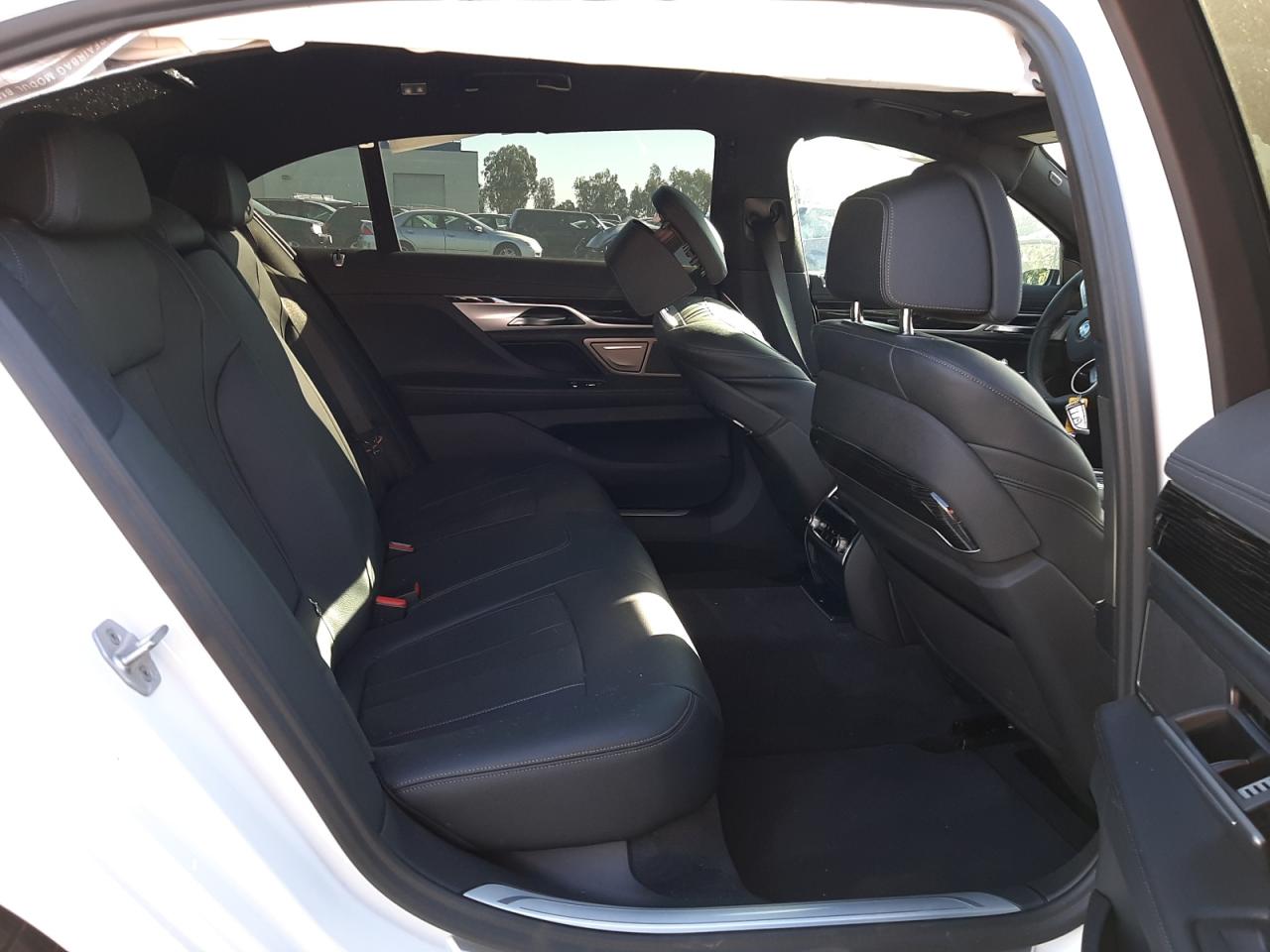 WBA7T2C00MCF18613 - 2021 Bmw 740 i